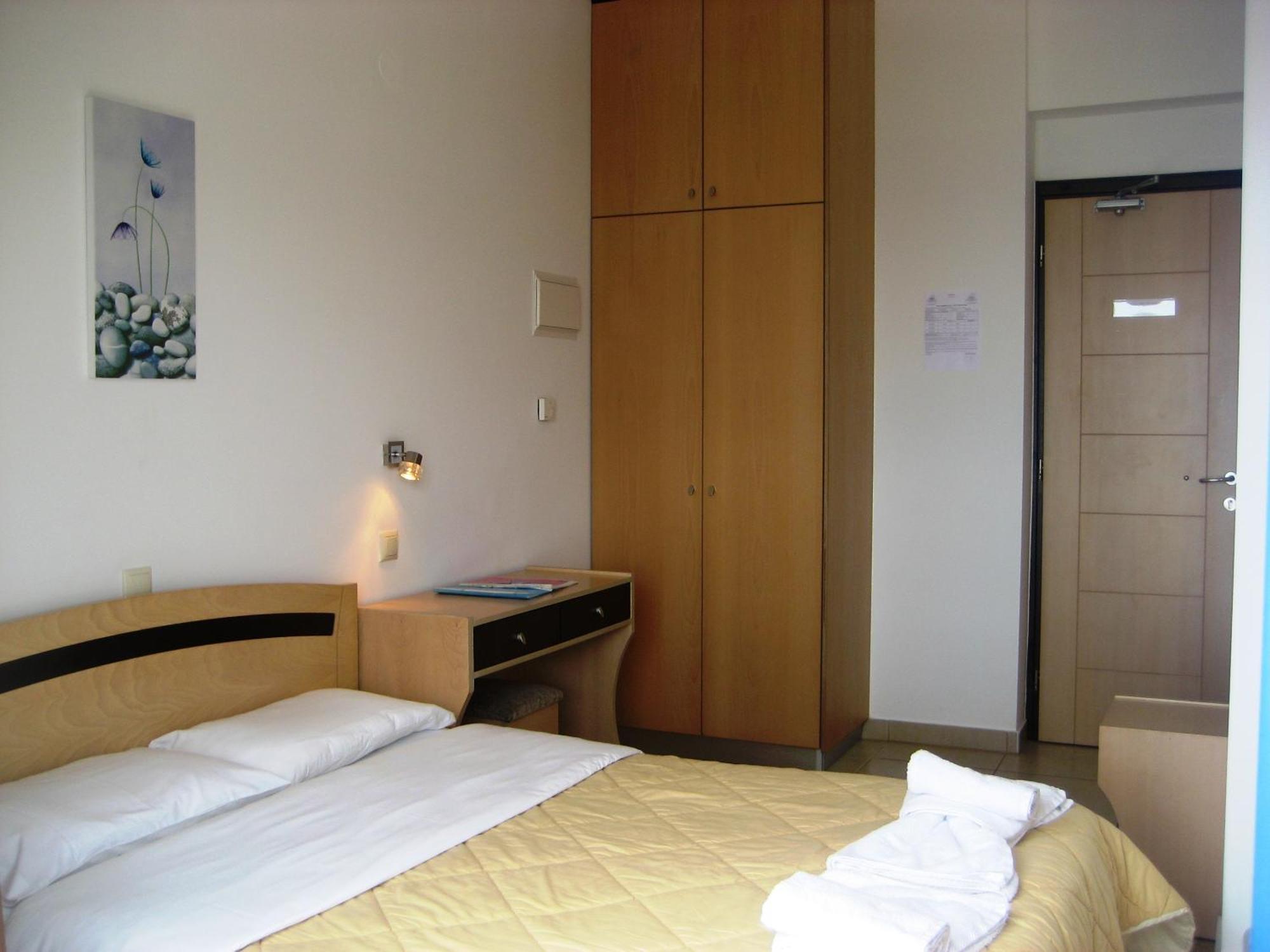 Yiorgos Studios Paleóchora Chambre photo
