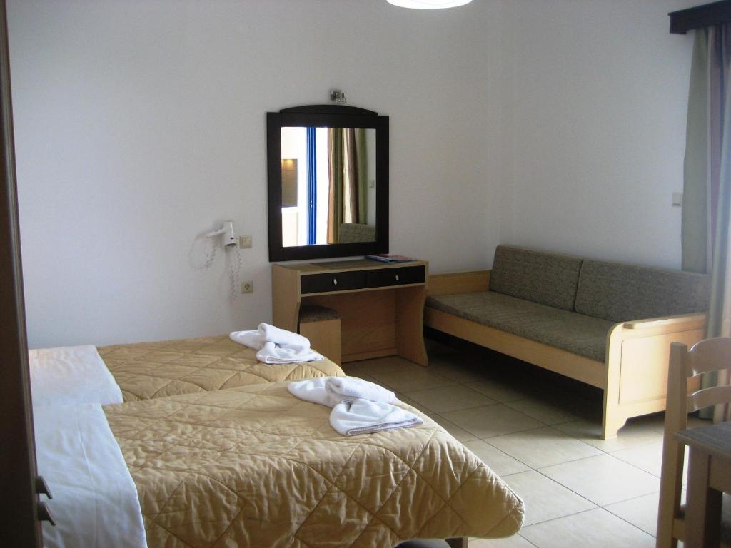 Yiorgos Studios Paleóchora Chambre photo